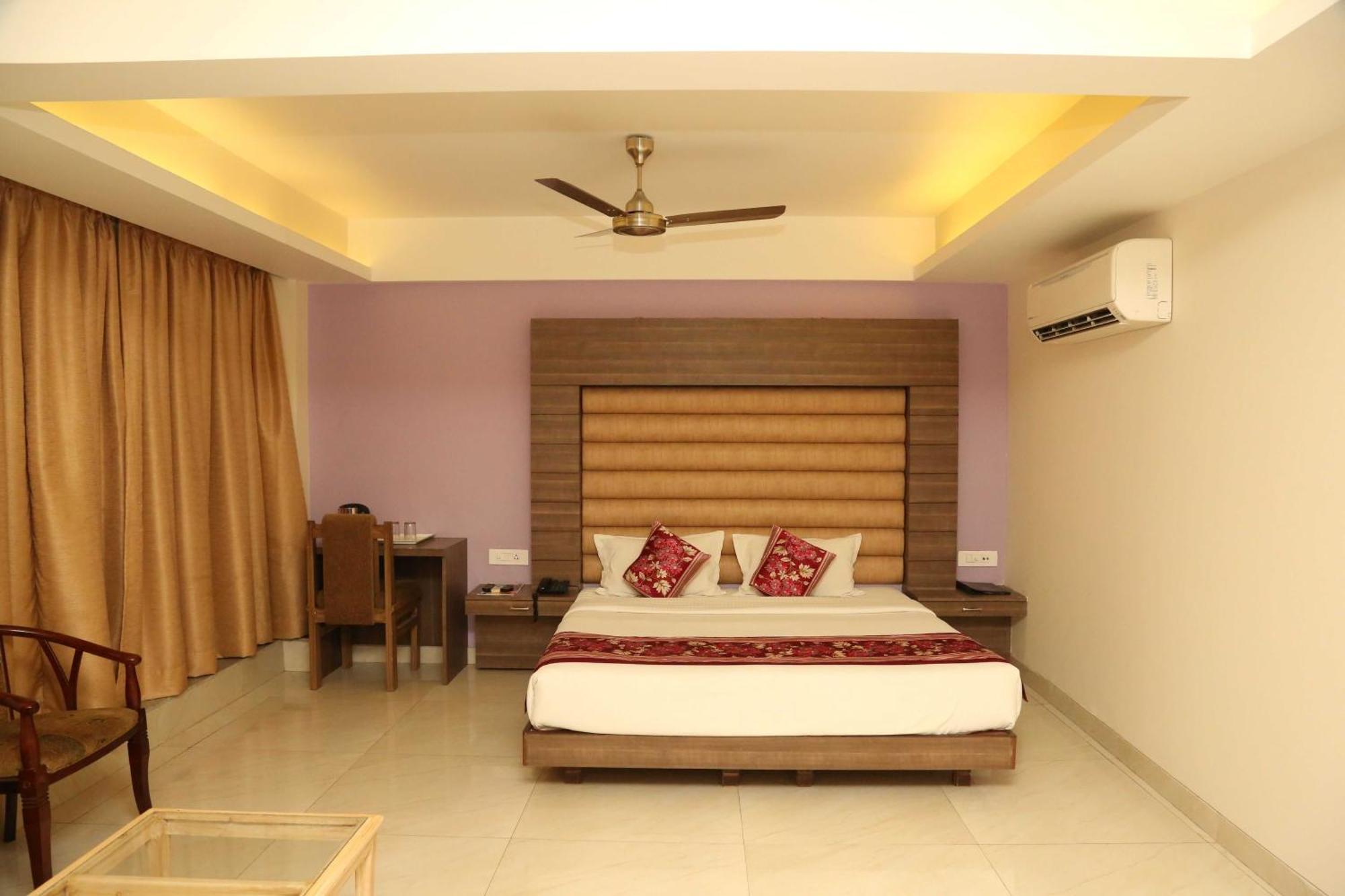 Palette Hotel Nisarga By Sunday Bhopal Exterior foto