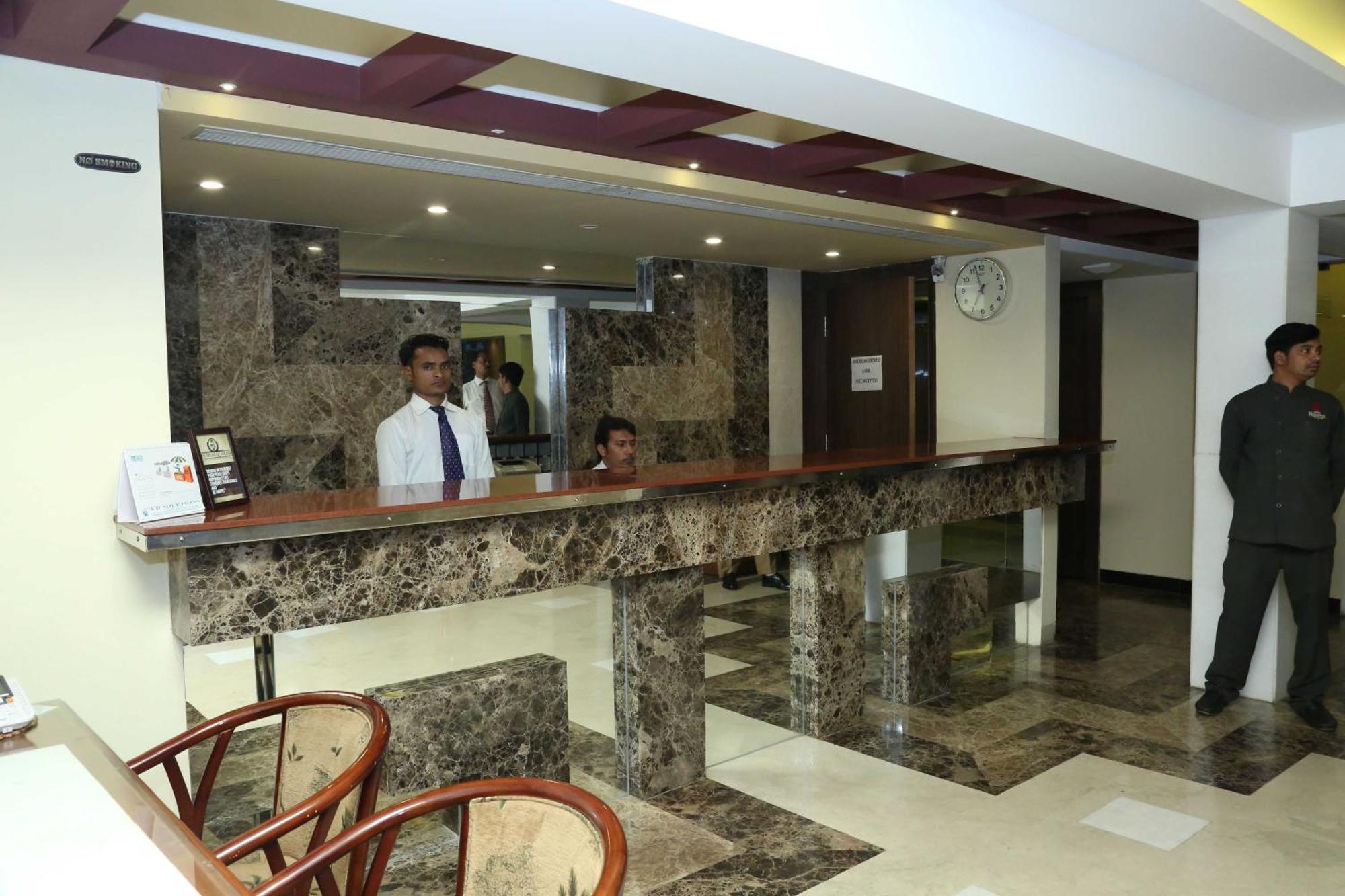 Palette Hotel Nisarga By Sunday Bhopal Exterior foto